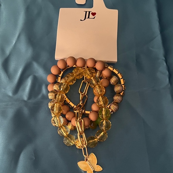 3/$18 Chic Gold and Brown Beaded Bracelet Set Lot 2052 - Picture 6 of 7